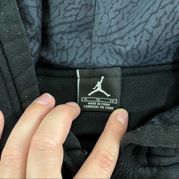 Air Jordan Hooded Long-sleeve Sweatshirt  Zip Up Men's Size XL Black Red (8) - Picture 7 of 12